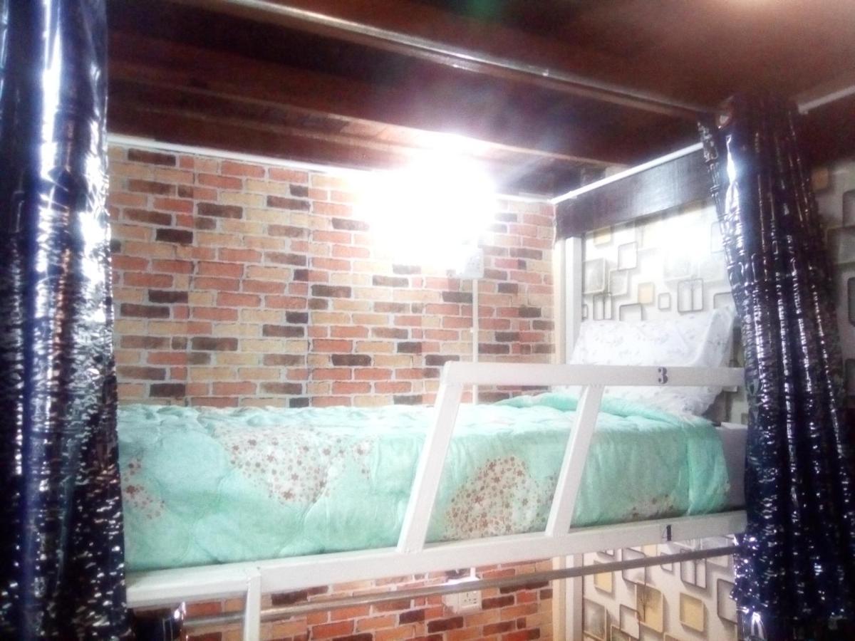 Bed and Breakfast Ban Kru Ae Mixed Dorm Бангкок Экстерьер фото