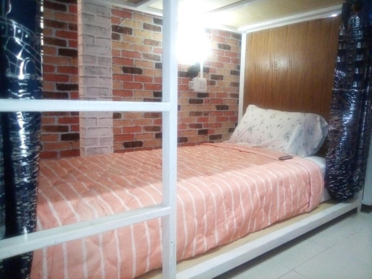 Bed and Breakfast Ban Kru Ae Mixed Dorm Бангкок Экстерьер фото