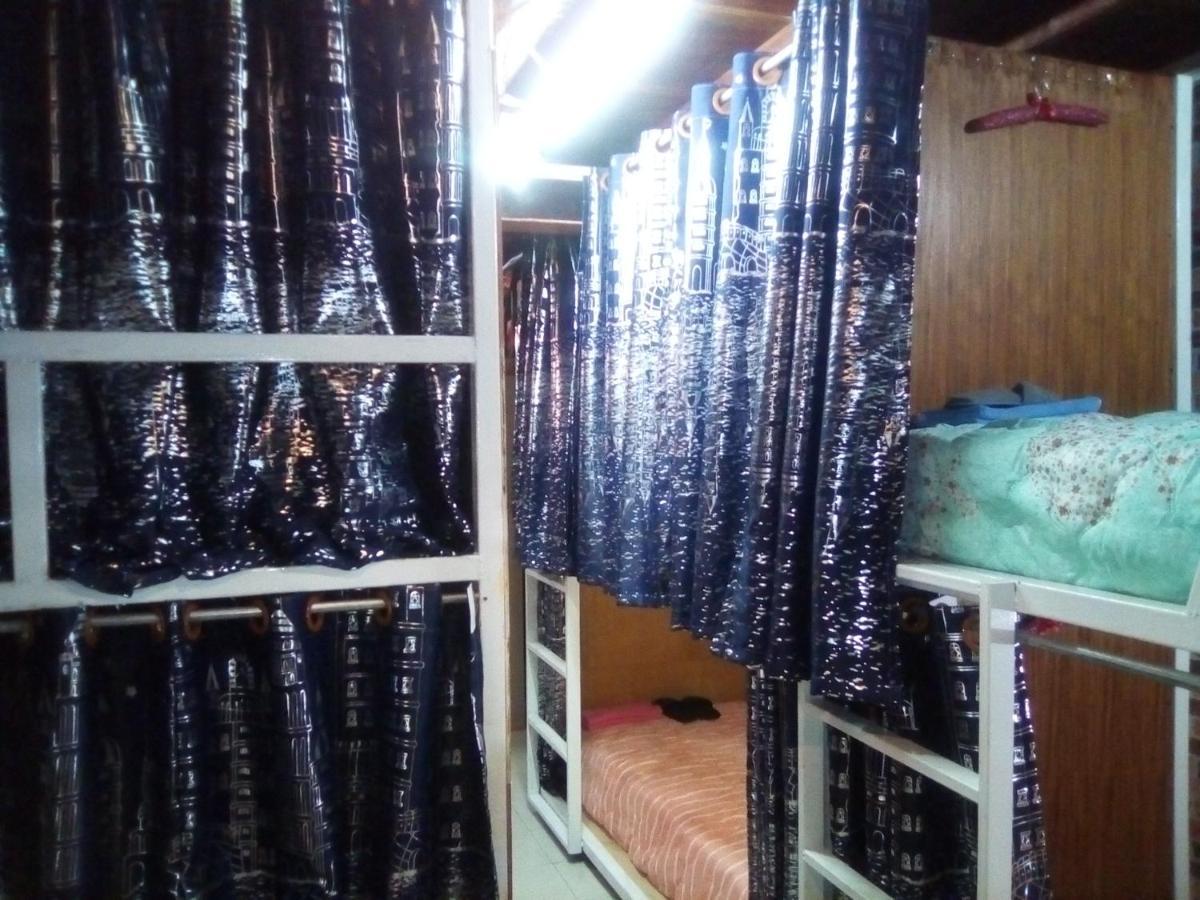 Bed and Breakfast Ban Kru Ae Mixed Dorm Бангкок Экстерьер фото